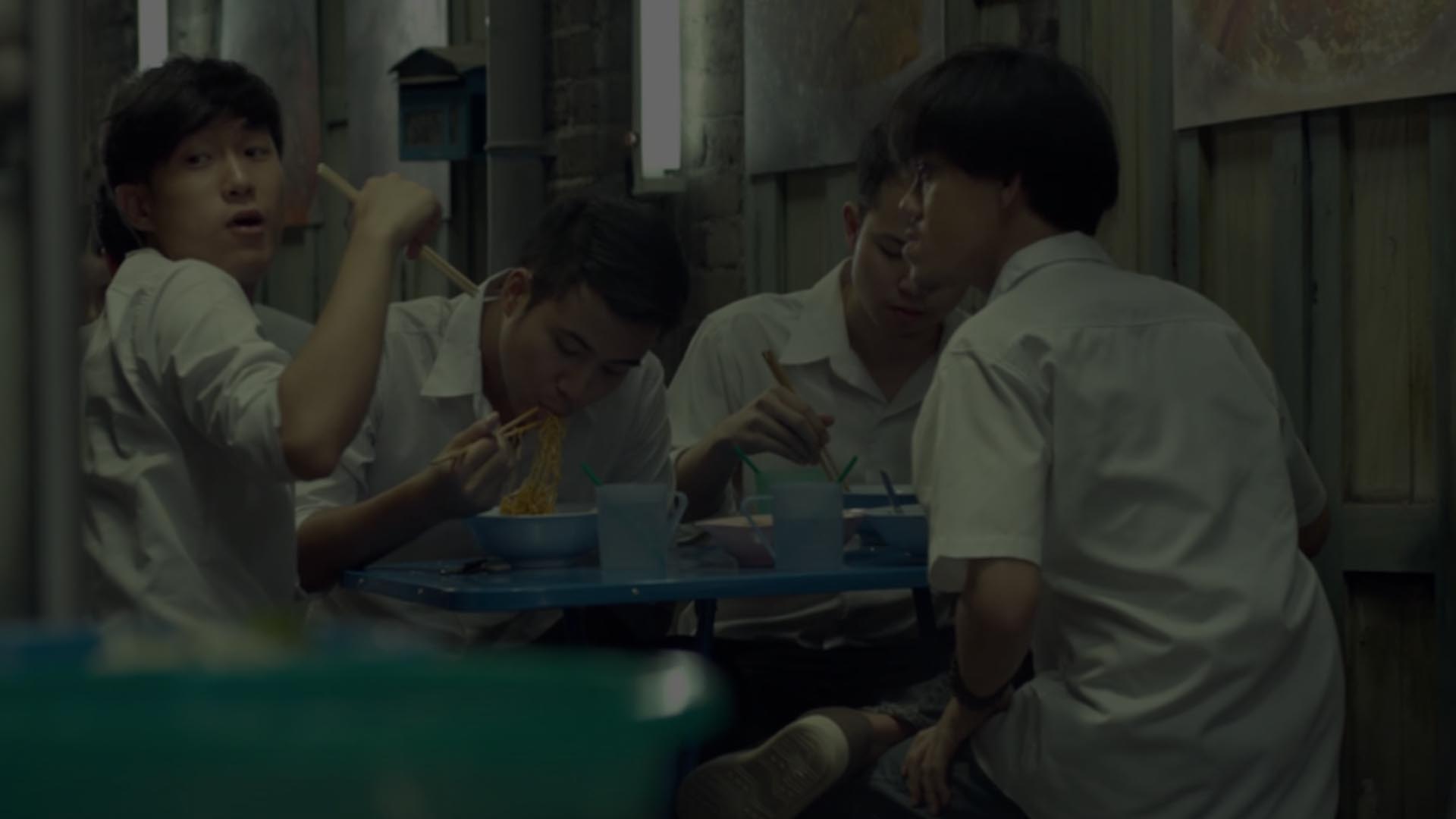 จากเรื่องจริงของ 4 ร้านดังย่านมหาวิทยาลัย ถ่ายทอดเป็นหนังสั้น 4 เรื่องราว ที่จะพาคุณย้อนกลับไปถึงความทรงจำเก่าๆ ที่ยังมีความหมายในปัจจุบัน